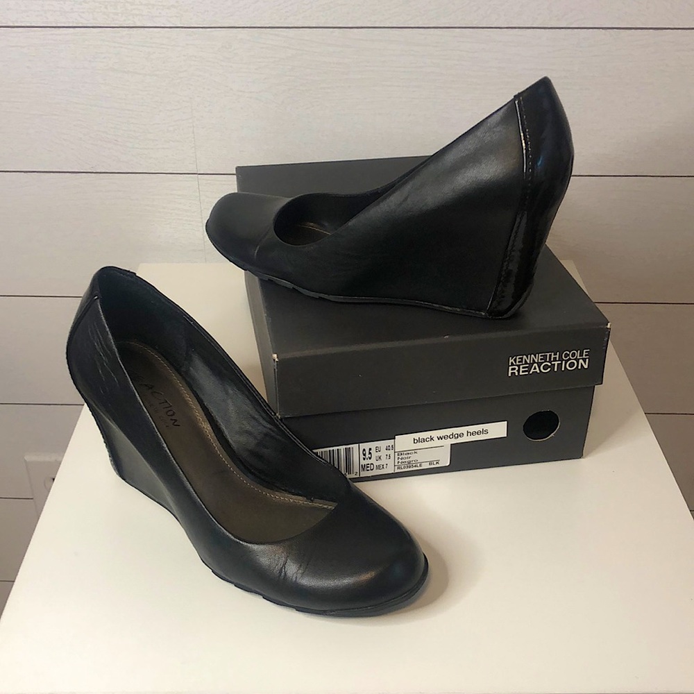 Kenneth Cole Did You Tell? Black Wrapped Wedge, Patent Leather Detail Womens 9.5